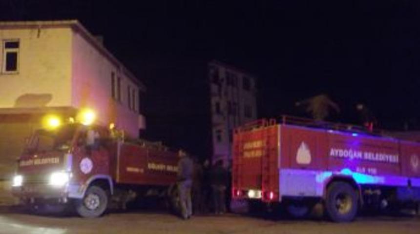 G&ouml;lk&ouml;y'deki baca yangını korkuttu