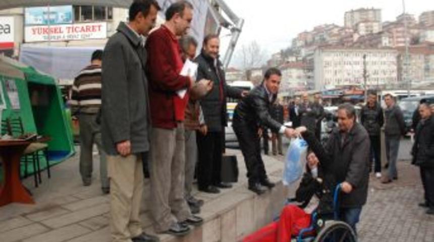 31 yaşındaki engelli Van&rsquo;daki kardeşine &ccedil;ocuk bezi g&ouml;nderdi