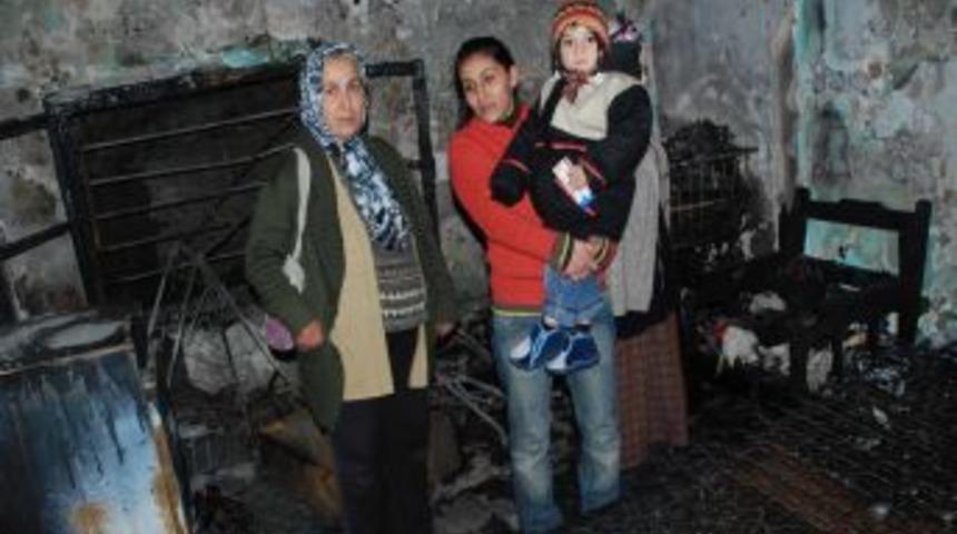 Bir mum evindeki her şeyin yanmasına sebep oldu