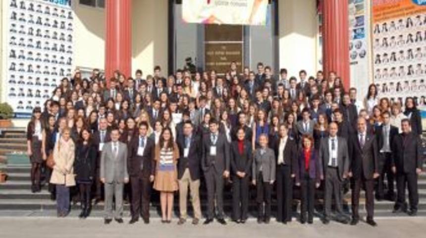 &Ouml;ğrenciler, 4 g&uuml;n boyunca &uuml;lke meselelerini g&ouml;r&uuml;şt&uuml;