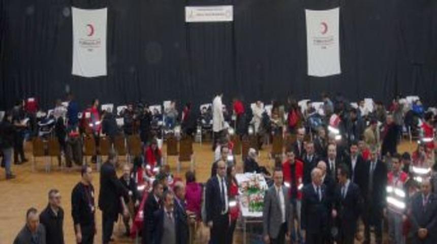 ZK&Uuml;'n&uuml;n 'Sizleri Unutmadık' kan kampanyasına &ouml;ğrencilerden b&uuml;y&uuml;k ilgi