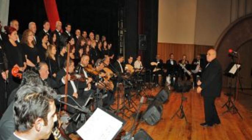 Adanalılar T&uuml;rk sanat m&uuml;ziğine doydu