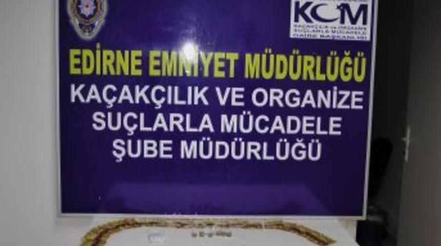Hoparl&ouml;r i&ccedil;ine gizlenen uyuşturucu polisin dikkatinden ka&ccedil;madı