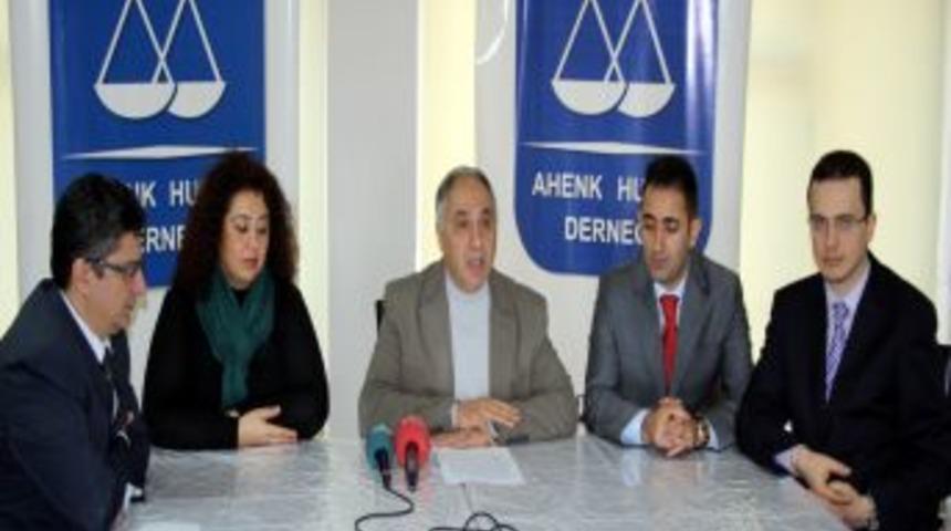 Avukatlar: Tarhan, yargı mensupları ve kamuoyundan &ouml;z&uuml;r dilesin