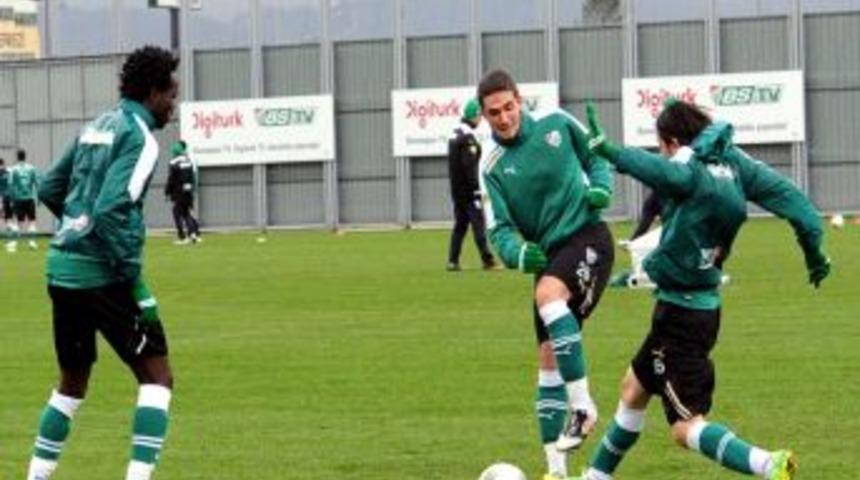 Bursaspor Ankarag&uuml;c&uuml; hazırlıklarını s&uuml;rd&uuml;rd&uuml;