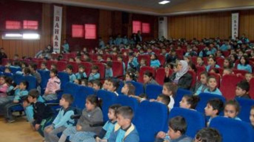 "Sosyal paylaşım sitelerinin zararı &ccedil;ok"
