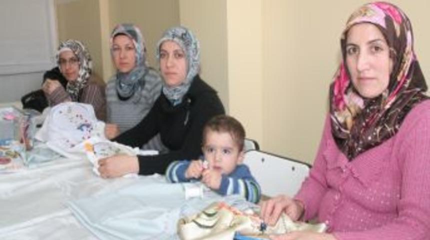 Depremzede kadınlar kurslara katılıyor