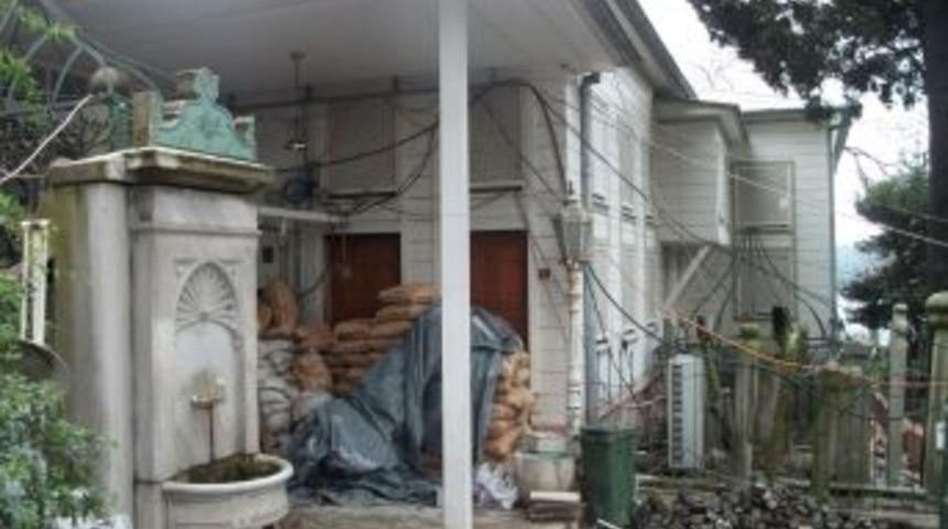 Yahya Efendi'deki mezarlıkların hali i&ccedil;ler acısı