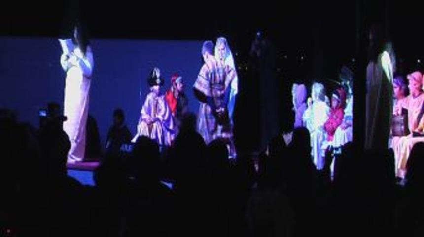 Kuşadası'nda yaşayan yabancılar Noel partisinde buluştu