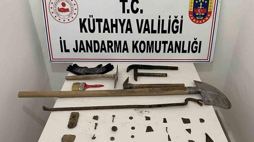 Kütahya’da Anadolu Mirası operasyonu: Tarihi eserler ele geçirildi