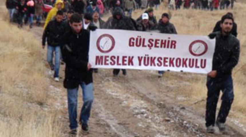 60 bin şehit i&ccedil;in kar kış demediler y&uuml;r&uuml;d&uuml;ler