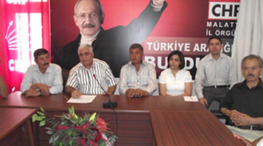 CHP'de istifa depremi, il y&ouml;netimi d&uuml;şt&uuml;!