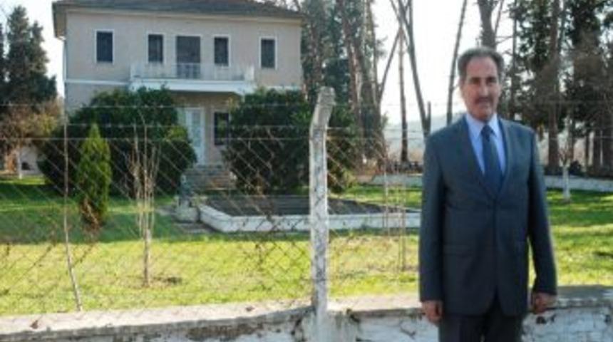Bakan G&uuml;nay, Aydın Menderes&rsquo;in gıyabında cenaze namazı kıldı