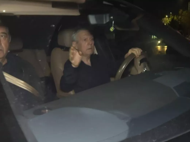 Tesis &ccedil;ıkışı bir araca vurmuştu! 'Aziz Yıldırım' ilanları g&uuml;ndem oldu