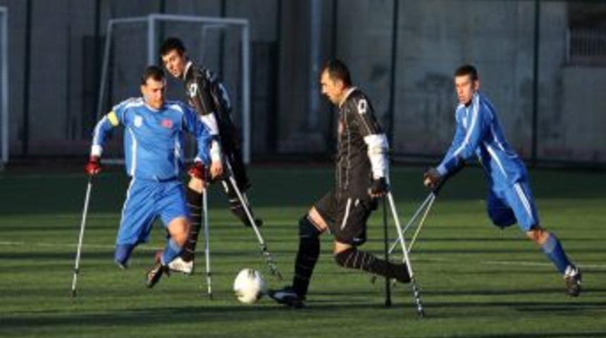 Yenimahalle Ampute Futbol Takımı ilk yarıyı zirvede tamamladı
