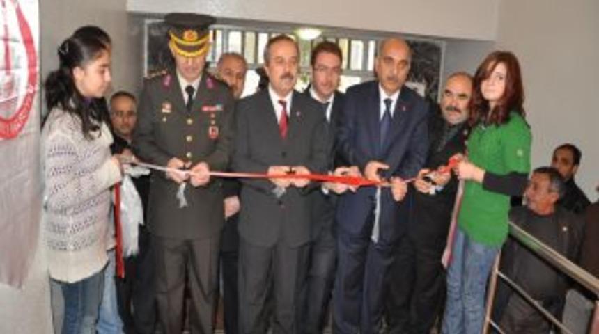 Şahinbey Belediyesi Gaziantepli şehit ve gazilerin fotoğraf sergisini a&ccedil;tı