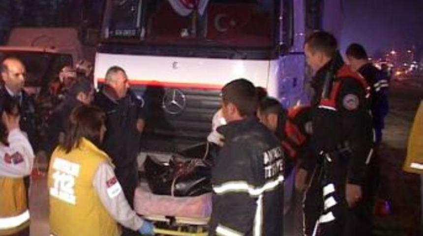 Gen&ccedil; kadın doğumuna 18 g&uuml;n kala TIR'ın altında can verdi