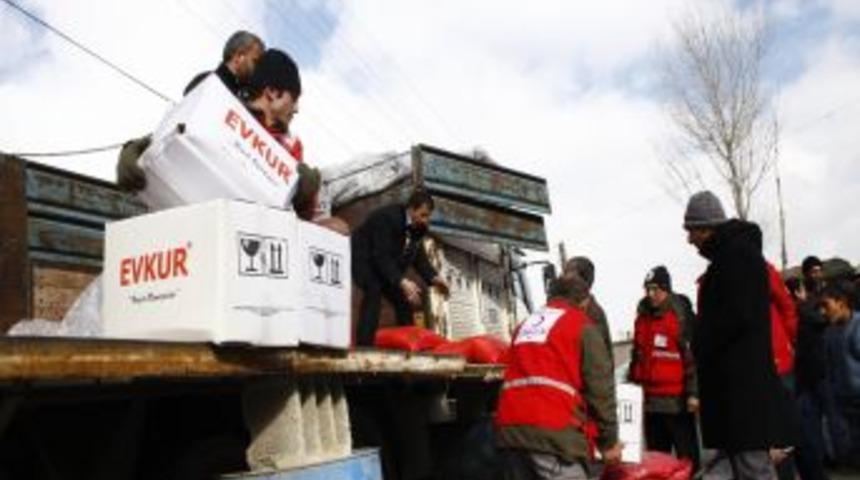Kızılay, depremzede 92 köye gıda yardımında bulundu