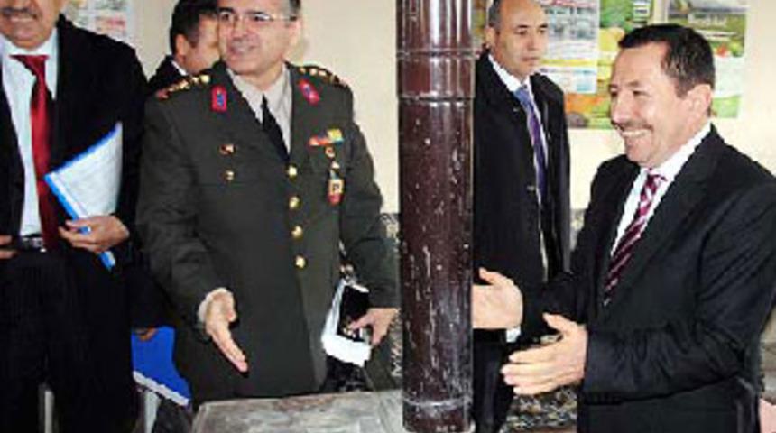 Vali'den yol isteyen k&ouml;yl&uuml;ye ilgin&ccedil; yanıt