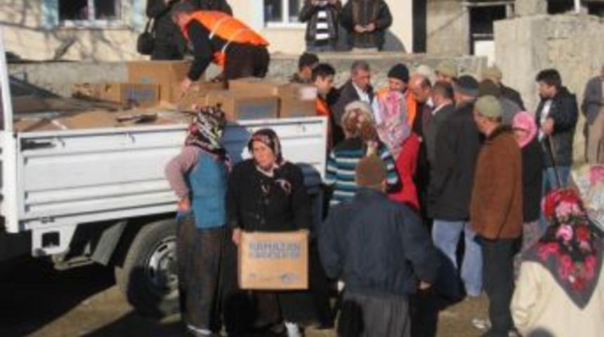 Kimse Yok Mu Derneği 24 evin yandığı Kızılkese K&ouml;y&uuml;'n&uuml; unutmadı