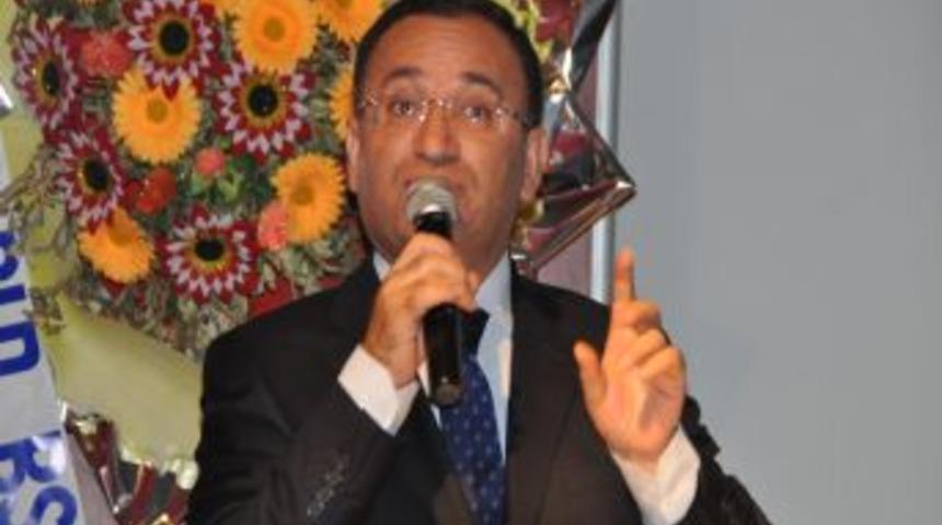 Bozdağ: Fransa Cumhurbaşkanı Sarkozy, bu yasayı Ermeni oyları i&ccedil;in &ccedil;ıkarttı