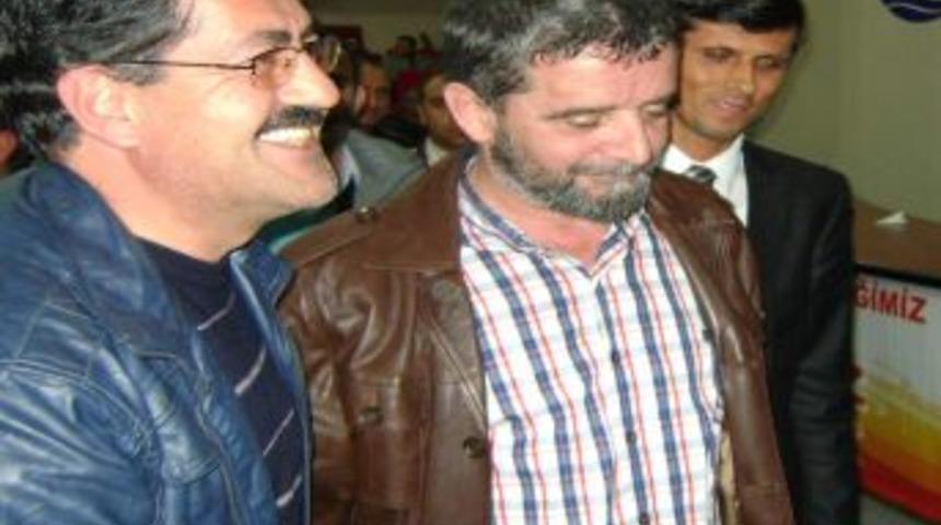 Yazar Prof. Dr. M&uuml;mtazer T&uuml;rk&ouml;ne