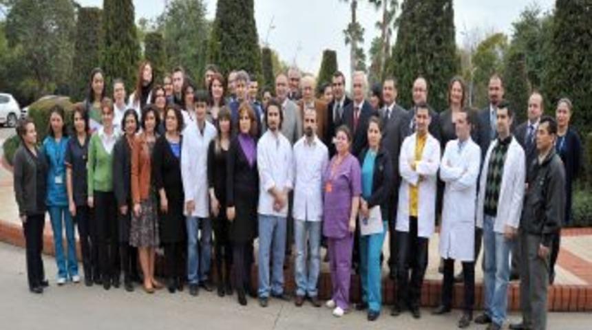 Y&uuml;z nakli olan Uğur Acar, top sakal bırakmak istiyor