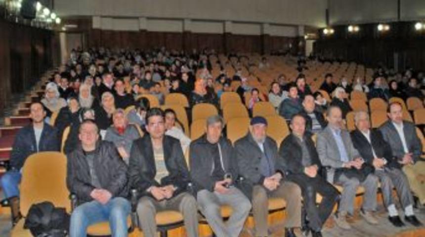 &Ccedil;orumlu ailelere mutlu olmanın yolları anlatıldı