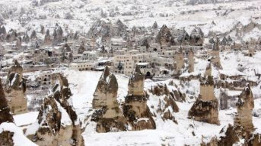 Kapadokya karla bir başka g&uuml;zel