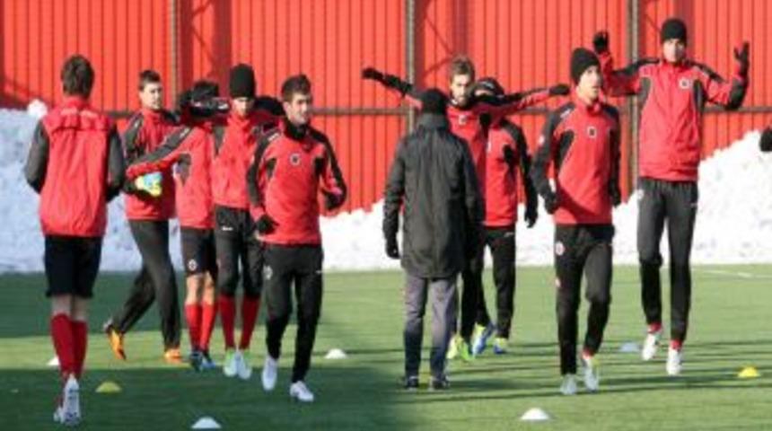 Fuat &Ccedil;apa: Bir ma&ccedil; oynamadan diğerini d&uuml;ş&uuml;n&uuml;nce ma&ccedil;lara hazırlanamıyoruz