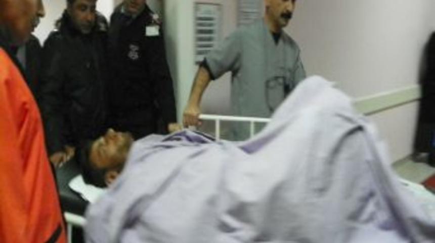 Kırıkkale&rsquo;de k&ouml;y kahvehanesi silahlı saldırı: 2 yaralı