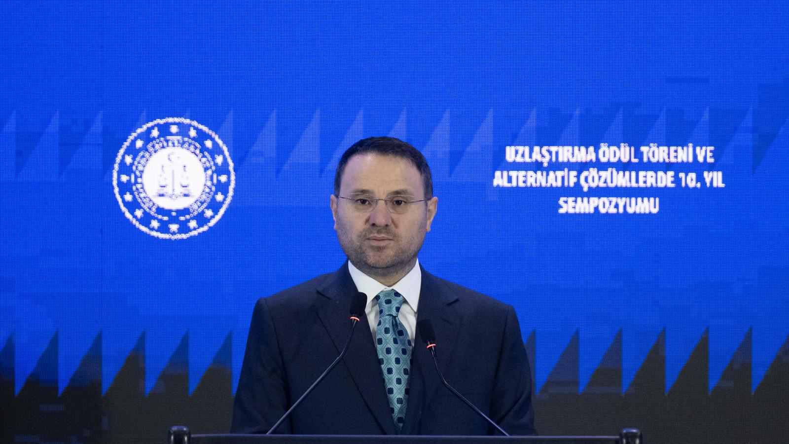 Bakan Gürlek: "68 dosyada 75 cinayeti faili meçhul olmaktan çıkardık. Yılların arkasına saklanan failleri adaletin önüne çıkaracağız"