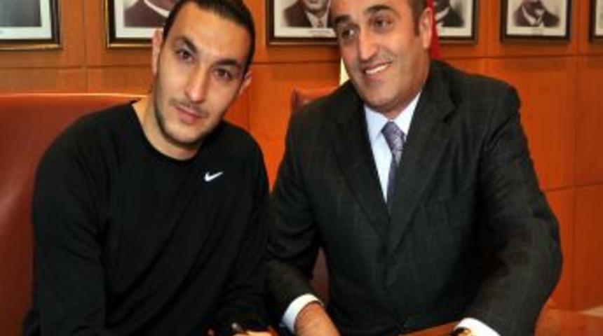 Necati Ateş, Galatasaray'la sezon sonuna kadar s&ouml;zleşme imzaladı