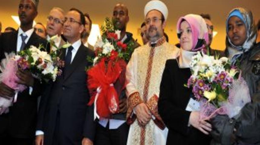 T&uuml;rkiye'ye gelen 250 Somalili &ouml;ğrenci ilk kez kar g&ouml;rd&uuml;