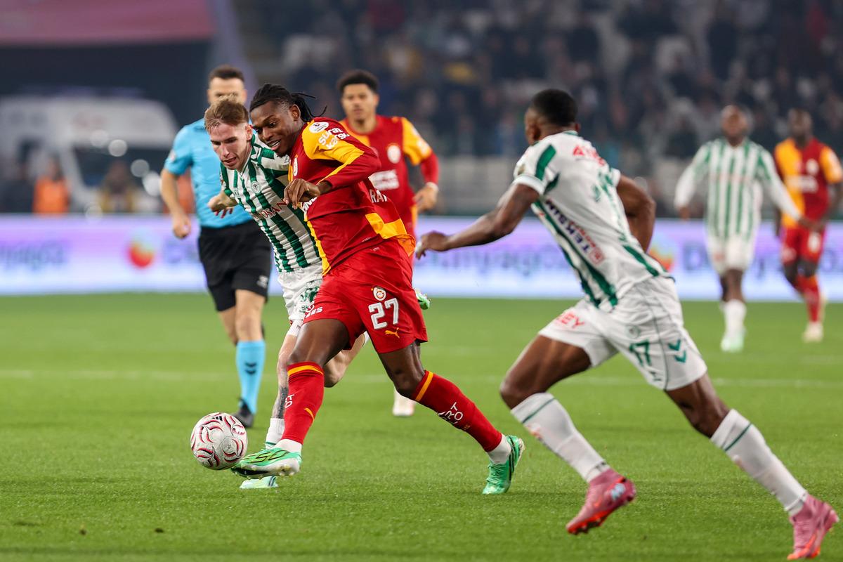 Galatasaray da ilklerin gecesi! Batrakov, Bitshiabu ve leao... 2