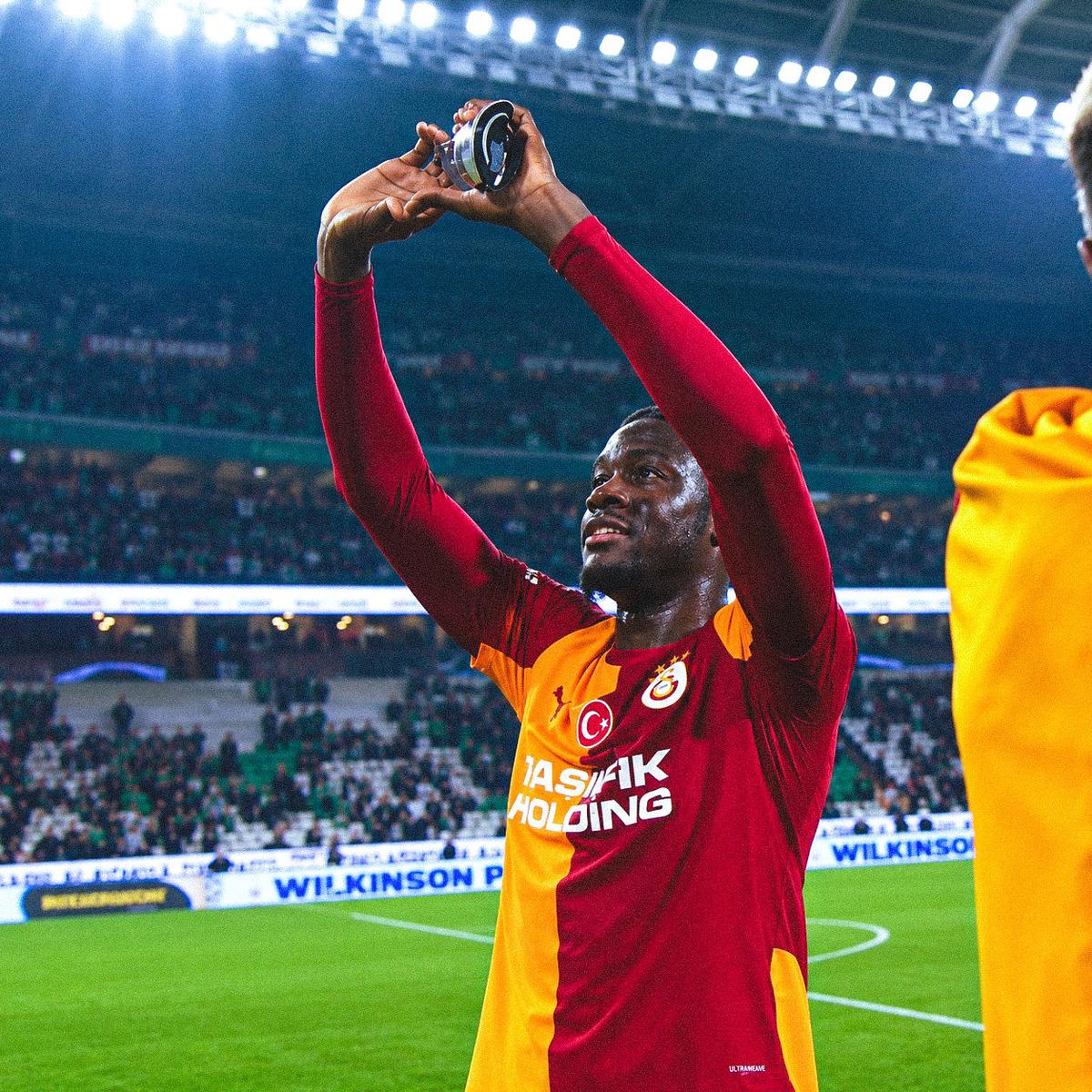 Galatasaray da ilklerin gecesi! Batrakov, Bitshiabu ve leao... 3