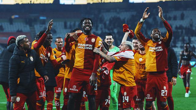 Galatasaray'da ilklerin gecesi! Batrakov, Bitshiabu ve leao...