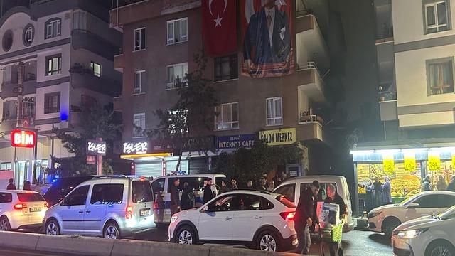 Hamile kızını ve birlikte yaşadığı erkek arkadaşını &ouml;ld&uuml;rd&uuml;
