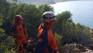 Datça’da koyda mahsur kalan kişi kurtarıldı