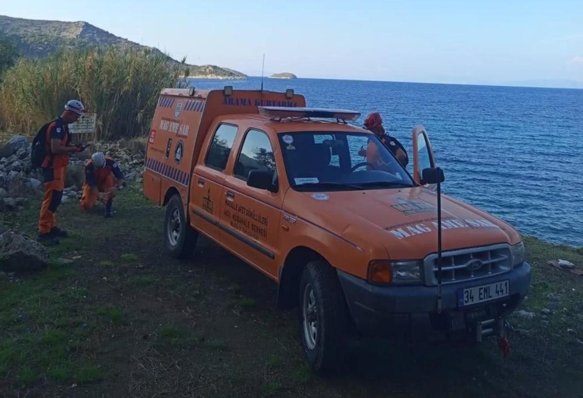 Datça’da koyda mahsur kalan kişi MAG-AME ekiplerinin yardımıyla kurtarıldı 2