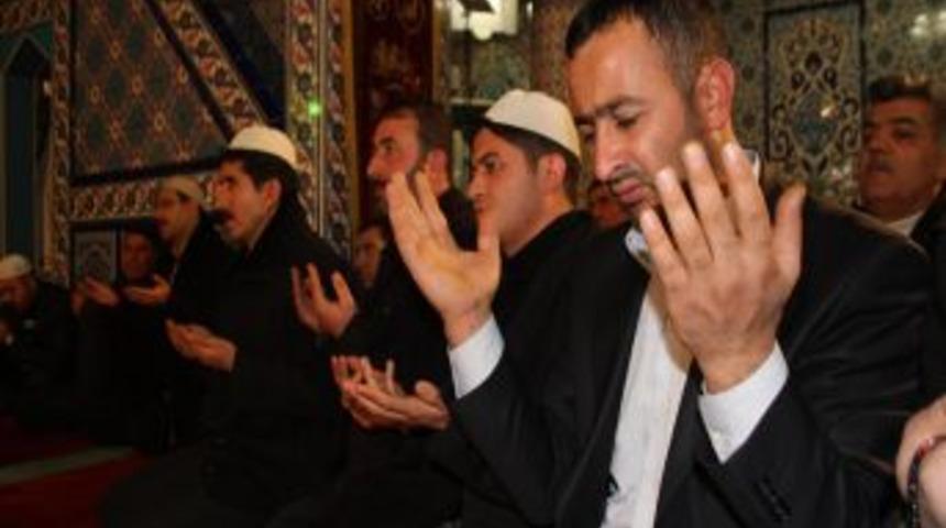 Depremzedeler i&ccedil;in okunan 1001 hatimin duası yapıldı