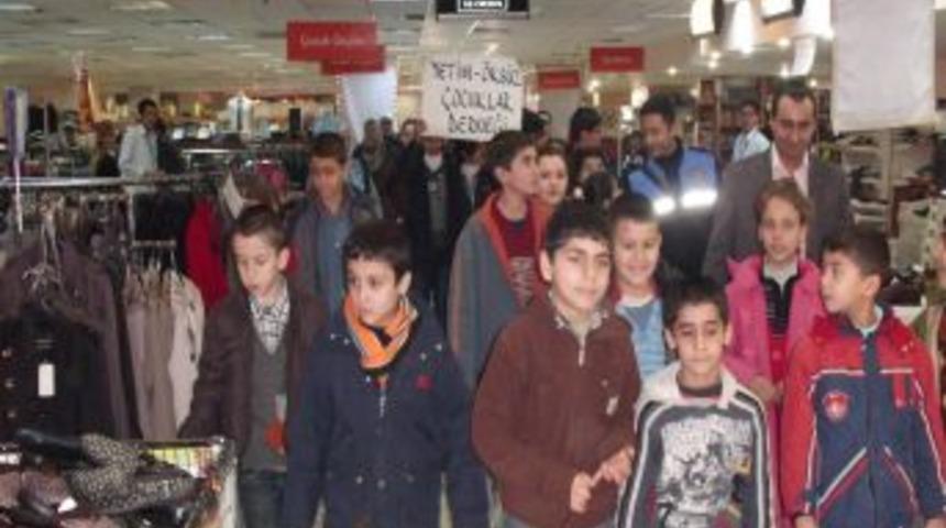 Teşekk&uuml;r-takdir alan yetim &ccedil;ocuklar &ouml;d&uuml;llendirildi