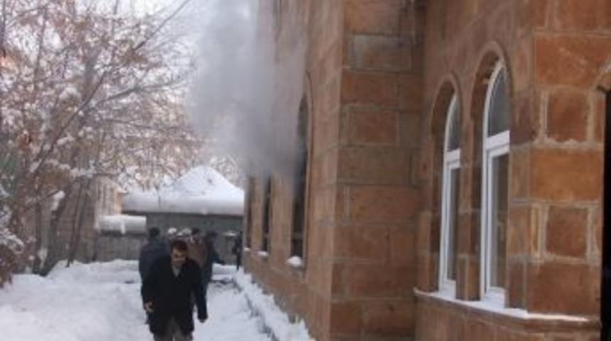 Ağrı'da cami yangını