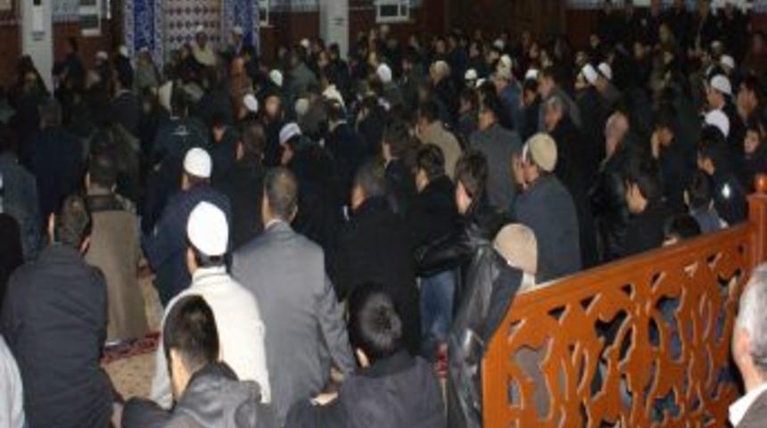 Van depreminde ve Uludere'de hayatını kaybedenler i&ccedil;in hatim okundu