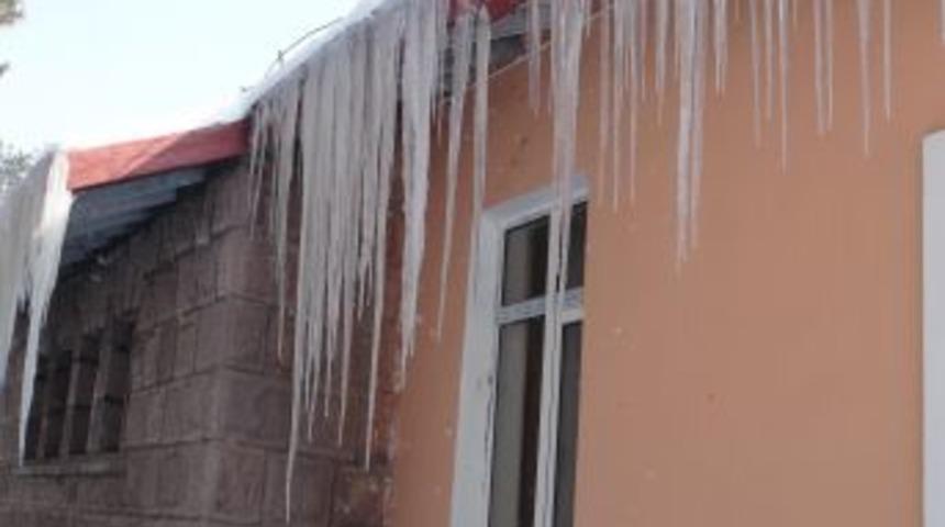 Ardahan eksi 31&rsquo;i g&ouml;rd&uuml;, s&uuml;r&uuml;c&uuml;ler ara&ccedil;larını &ccedil;alıştıramadı