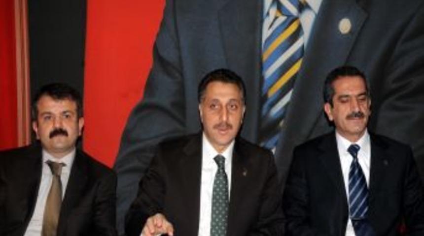 AK Partili Advan: Siyasi faaliyetlerimizi s&uuml;rd&uuml;rme hakkına saygı g&ouml;sterilmeli