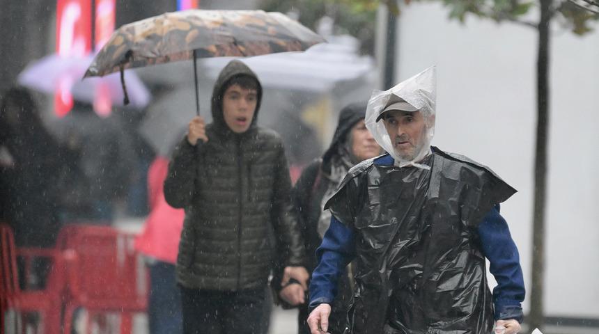 7 bölgede kuvvetli yağış alarmı! Meteoroloji saat vererek uyardı