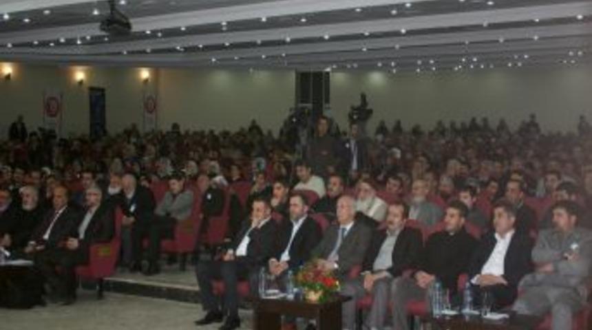 Sahabelerden Suheybi Rumi konferansla anıldı