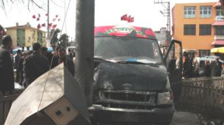 Engelli gen&ccedil; &ccedil;aldığı ara&ccedil;la ortalığı savaş alanına &ccedil;evirdi