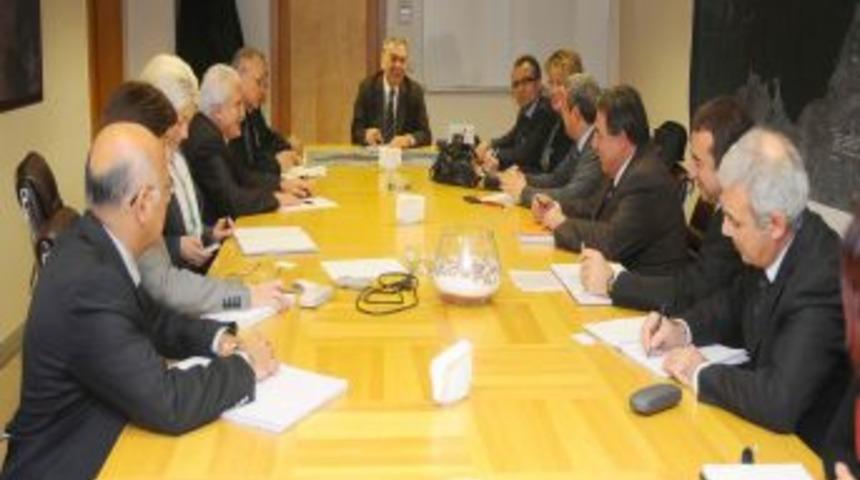 İzmir B&uuml;y&uuml;kşehir Belediyesi, k&ouml;rfezi TCDD ile birlikte kazacak